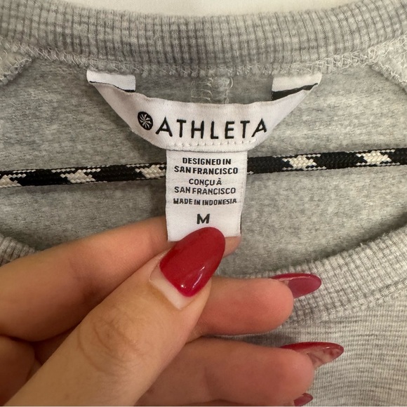 Athleta Grey Women’s Oversize Cozy Sweatshirt Tunic Size Medium - Picture 7 of 7